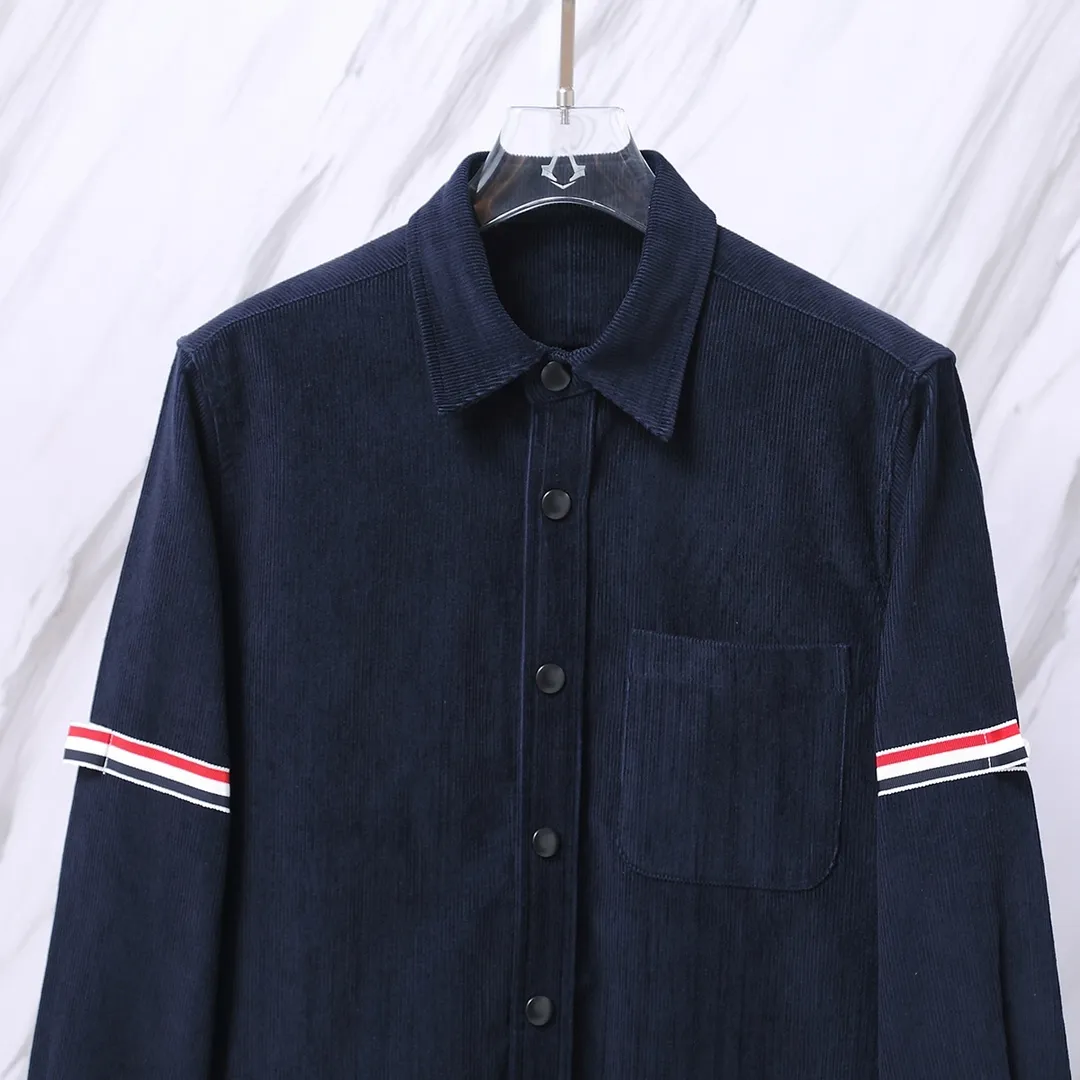 ：921 （TB ） THOM BROWNE .（ New Arrival） TBNew Arrival TB Quality Quality TBWhite TB Same Style ：Navy Blue /Gray Size：0/1/2/3/4